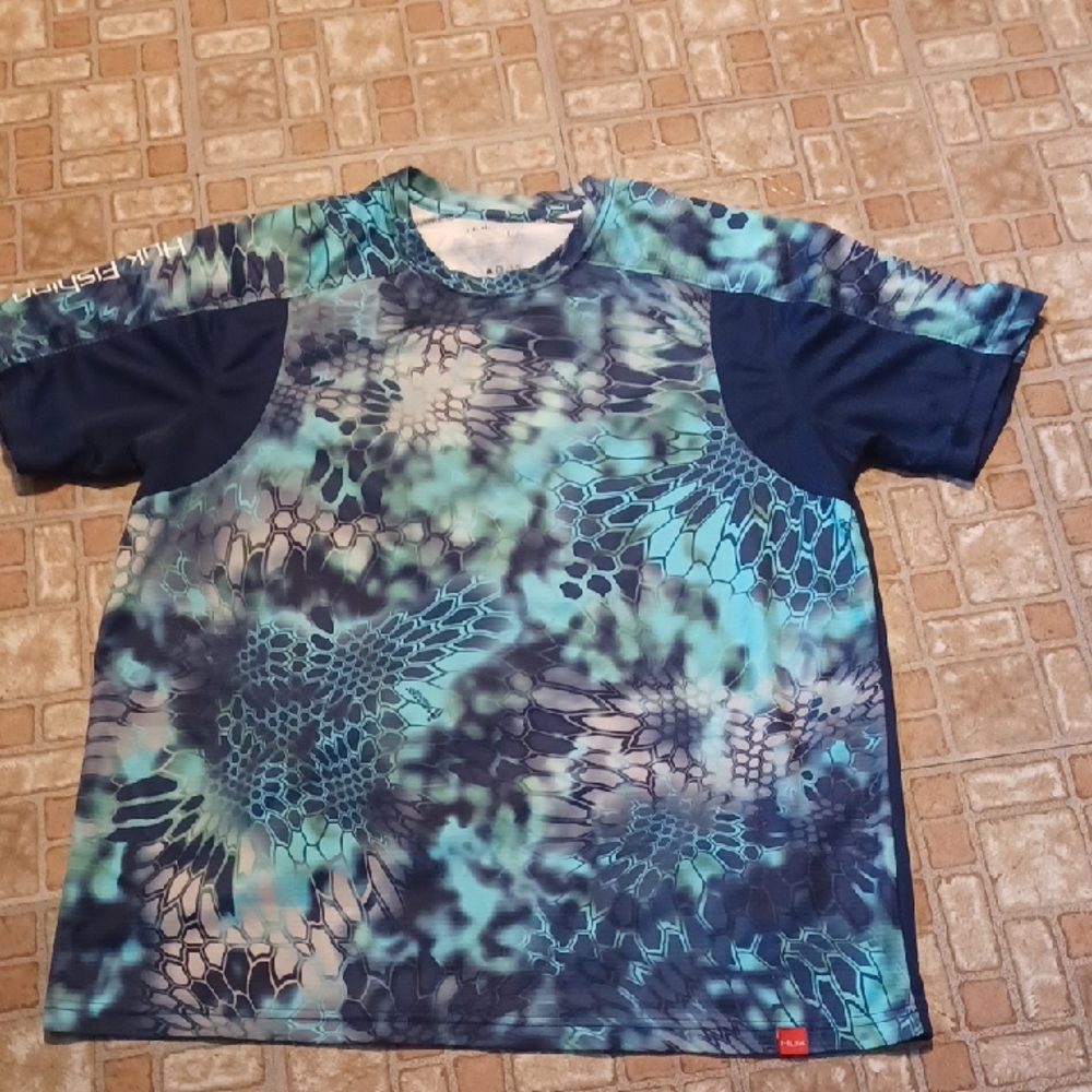 Huk Blue and Green Performance Shirt Fishing Shirt Size Large